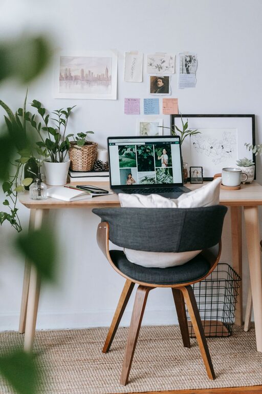 Simple Ways to Personalize Your Workspace for Better Focus and Comfort